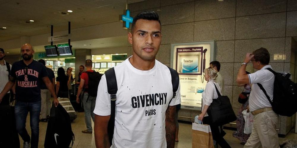 Στην Αθήνα για τον Ολυμπιακό ο Ματίας Ναουέλ