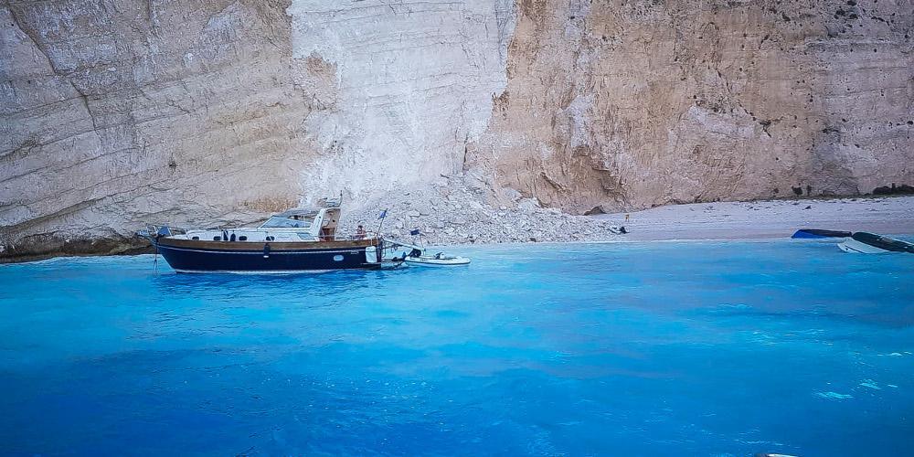 Έκλεισε το Ναυάγιο στη Ζάκυνθο μετά την κατολίσθηση