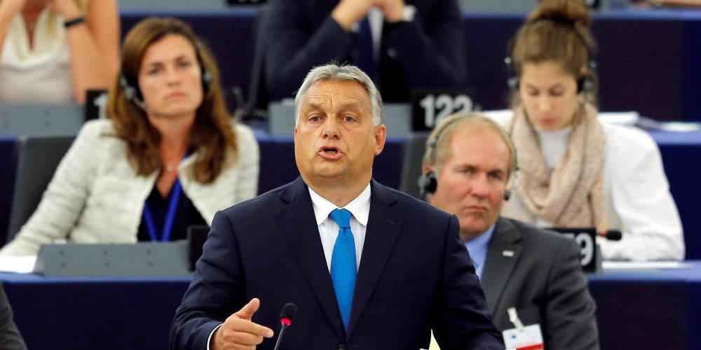 Politico: Το κόμμα του Όρμπαν ενισχύει τους δεσμούς του με την ιταλική ακροδεξιά