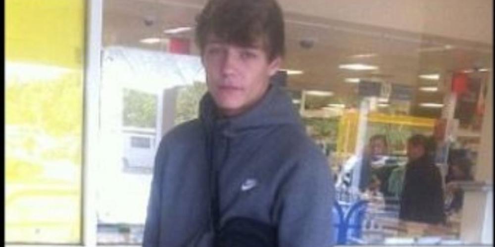 Βρετανός έφηβος προσπάθησε να μαχαιρώσει τον πατέρα του επειδή του σέρβιραν σαλάτα για δείπνο!