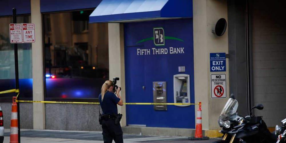 Τέσσερις νεκροί στο Σινσινάτι από ανταλλαγή πυροβολισμών σε τράπεζα [βίντεο]