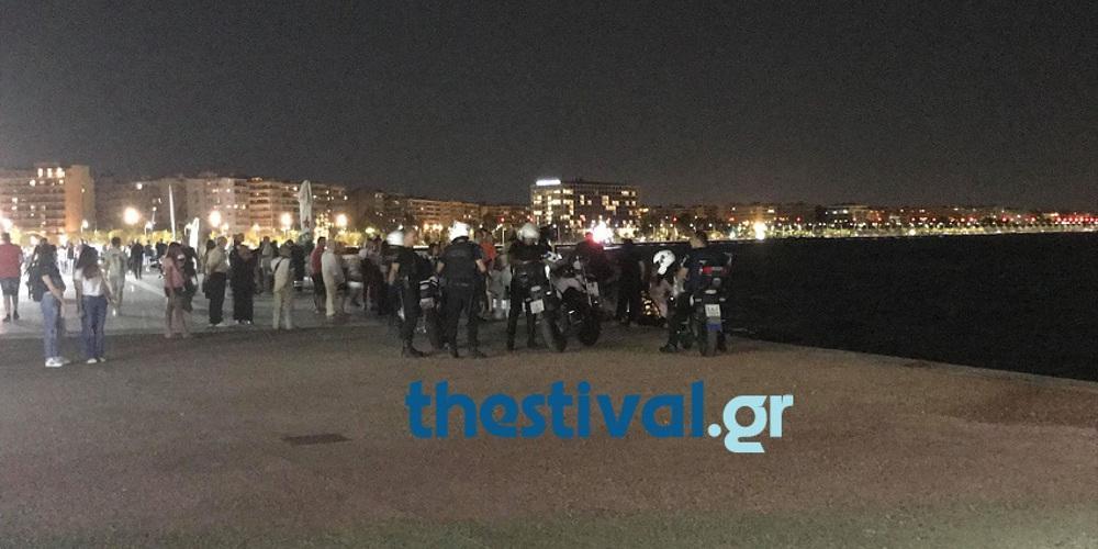 «Θρίλερ» στον Θερμαϊκό : Έπεσαν στη θάλασσα την ώρα που επιβιβάζονταν στο καράβι