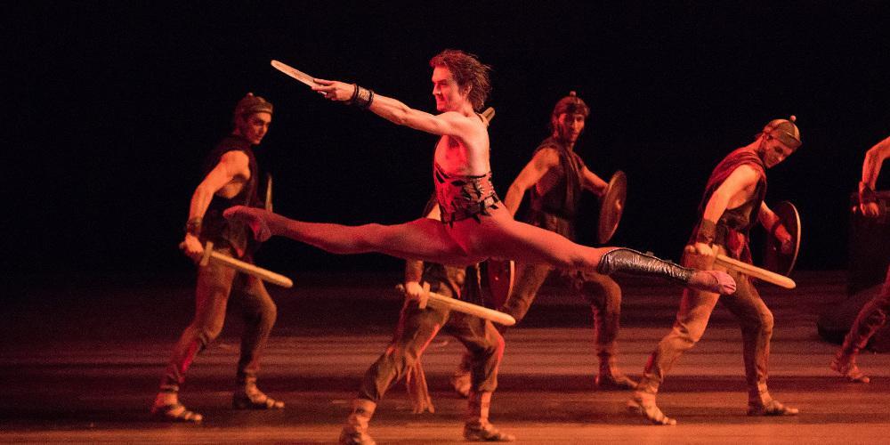 Ο θρύλος των Μπολσοϊ Γιούρι Γκριγκορόβιτς επιστρέφει στο Ηρώδειο!