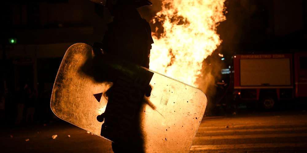 Βανδαλισμοί και απόπειρα εμπρησμού στο ΕΠΑΛ Λαυρίου – Δείτε το βίντεο