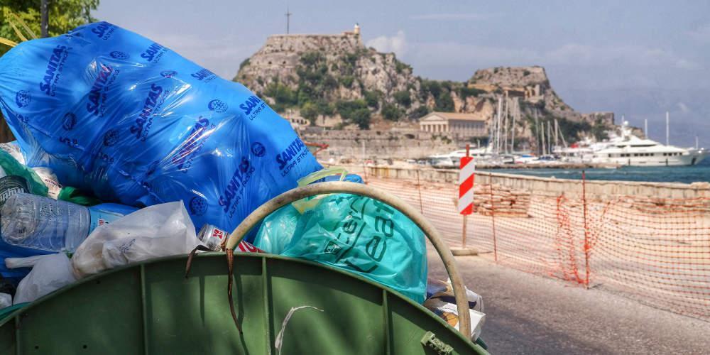 Σε πανελλαδική απεργία οι εργαζόμενοι καθαριότητας στους δήμους σήμερα και αύριο