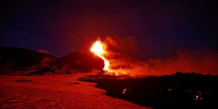 Τρέμουν επιστήμονες σενάριο κατάρρευσης της Αίτνας προς το Ιόνιο – Θα επέφερε τσουνάμι