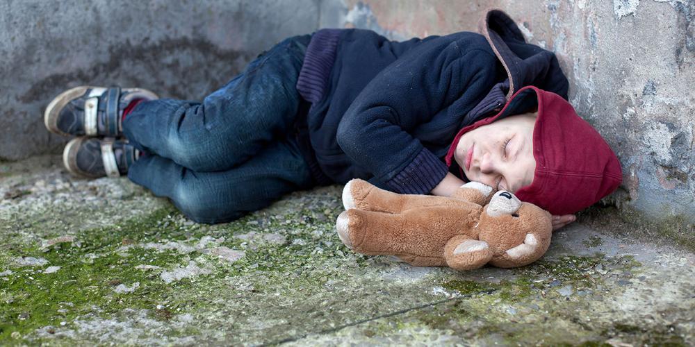 OOΣΑ: Ενα στα επτά παιδιά στις πλουσιότερες χώρες ζει στη φτώχεια