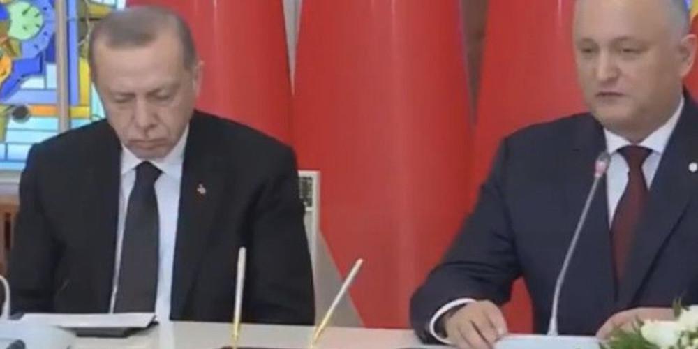 Ο Ερντογάν κοιμήθηκε κανονικά, σε συνέντευξη τύπου [βίντεο]