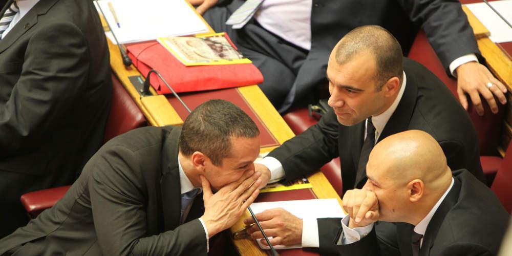 Αναβλήθηκε η δίκη Γερμενή-Ηλιόπουλου για την επίθεση σε μικροπωλητές στη Ραφήνα – Τι κατέθεσαν αστυνομικοί