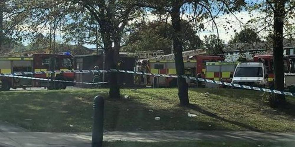 Φωτιά σε συγκρότημα κατοικιών στην πόλη του Λιντς [εικόνα]