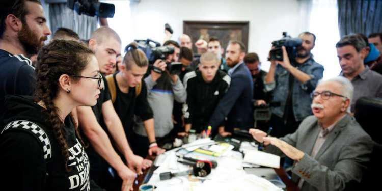 Ο Παπαδημούλης παρομοίασε τον Γαβρόγλου με τον Αϊνστάιν και το twitter «γονάτισε»