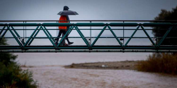 Πρόγνωση καιρού: Έρχεται νέο κύμα κακοκαιρίας από Τρίτη με καταιγίδες και σκόνη