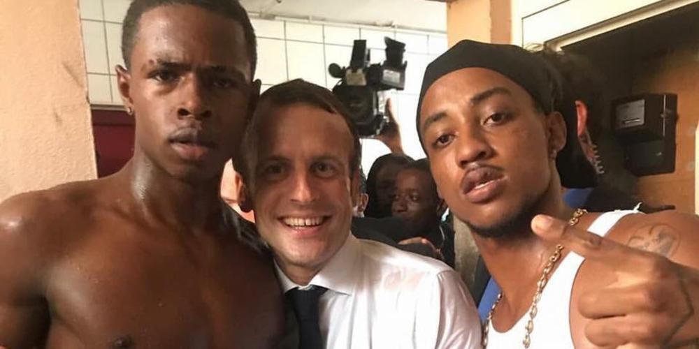 Αυτή η φωτογραφία του Μακρόν έχει προκαλέσει «θύελλα» αντιδράσεων