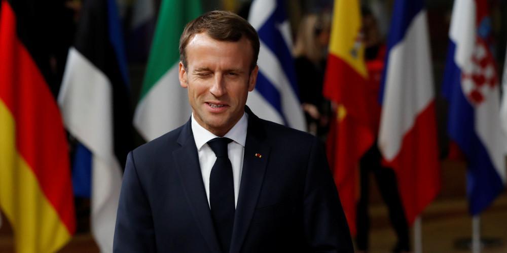 Δραματικές ώρες στη Γαλλία από τα «Κίτρινα Γιλέκα»: Ο Μακρόν εξετάζει την επιβολή κατάστασης εκτάκτου ανάγκης