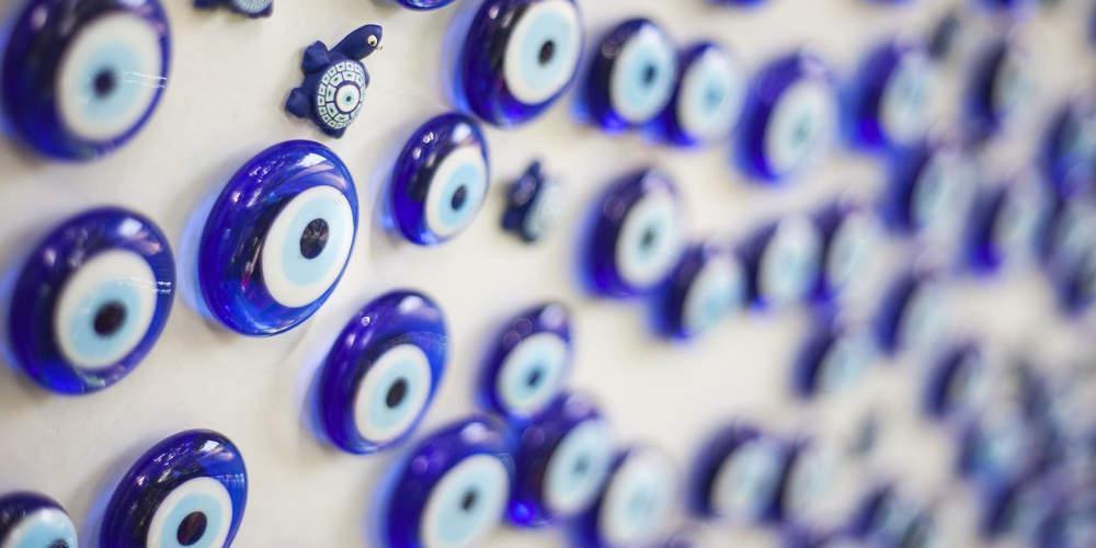 Πρώτοι οι Έλληνες στην Ευρώπη στο «μάτι»: Το 66% πιστεύει ότι υπάρχει