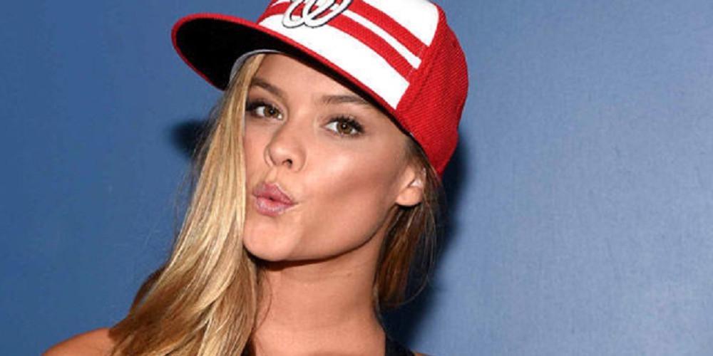 Η Νίνα Άγκνταλ παίρνει την ΠΙΟ καυτή πόζα που έχεις δει [εικόνα]