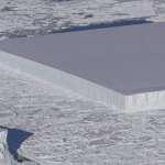 Απίστευτο: Ένα παγόβουνο-τέλειο ορθογώνιο φωτογράφισε η NASA