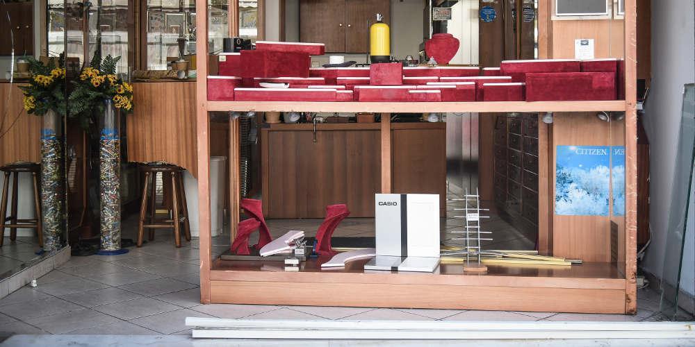 Βίντεο-ντοκουμέντο από την ληστεία σε κοσμηματοπωλείο στο Παλαιό Φάληρο