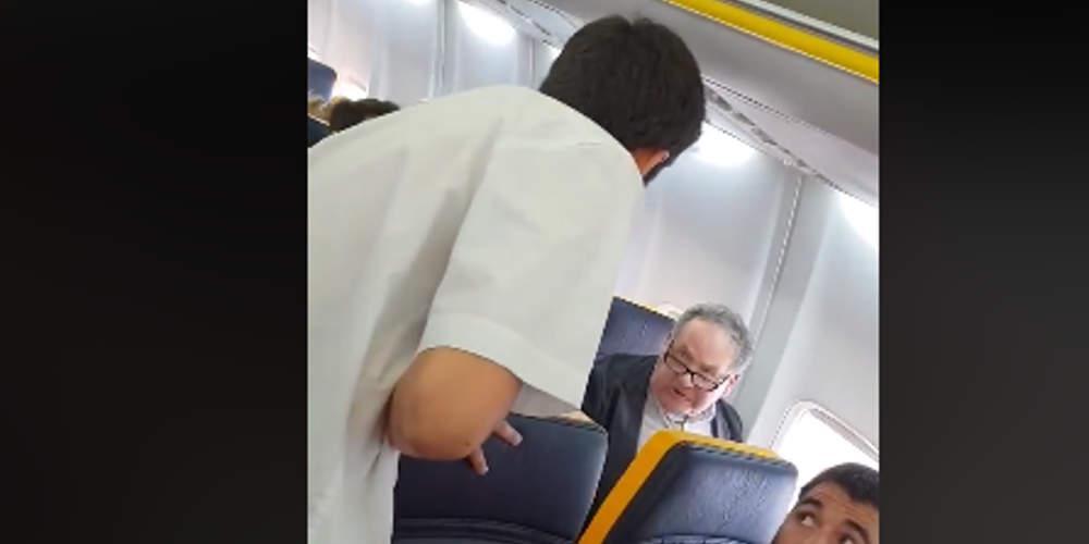 Αισχρή ρατσιστική επίθεση μέσα σε πτήση της Ryanair – Απίστευτες βρισιές [βίντεο]