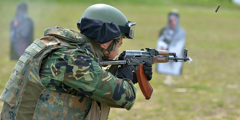 MIA: Σκοπιανοί στρατιώτες έριξαν προειδοποιητικές βολές σε μετανάστες στα σύνορα με την Ελλάδα