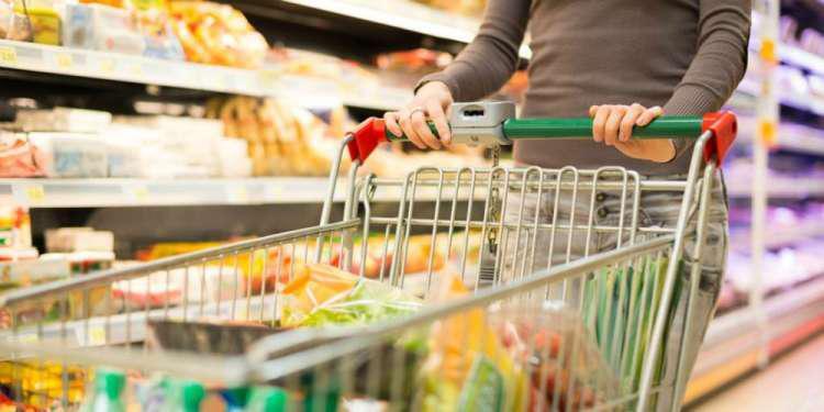 Σούπερ μάρκετ: Γέμισαν τα ταμεία τους… μέσα στην πανδημία