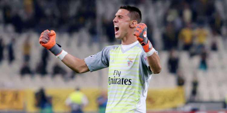 «Σειρήνες» Άγιαξ για Βλαχοδήμο – 20 εκατ. ευρώ ζητάει η Μπενφίκα