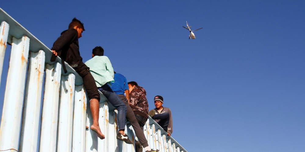 Έφτασαν στις ΗΠΑ οι πρώτοι μετανάστες [εικόνες]