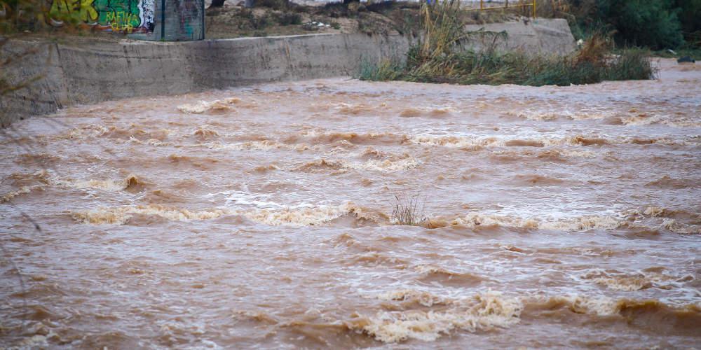 Στα «μαχαίρια» Περιφέρεια-Πολιτική Προστασία για ένα tweet για την κακοκαιρία
