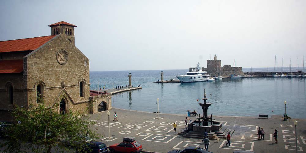 Τούρκοι έφτασαν στη Ρόδο και ζητούν πολιτικό άσυλο - Δηλώνουν Γκιουλενιστές