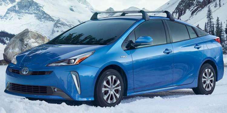Το ανανεωμένο Toyota Prius πλέον και σε τετρακίνητο