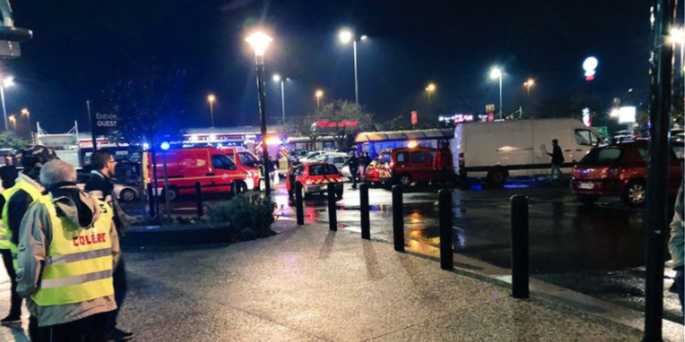 Άνδρας απειλούσε να ανατιναχθεί στην Γαλλία - Ήθελε να δει τον Μακρόν [βίντεο]