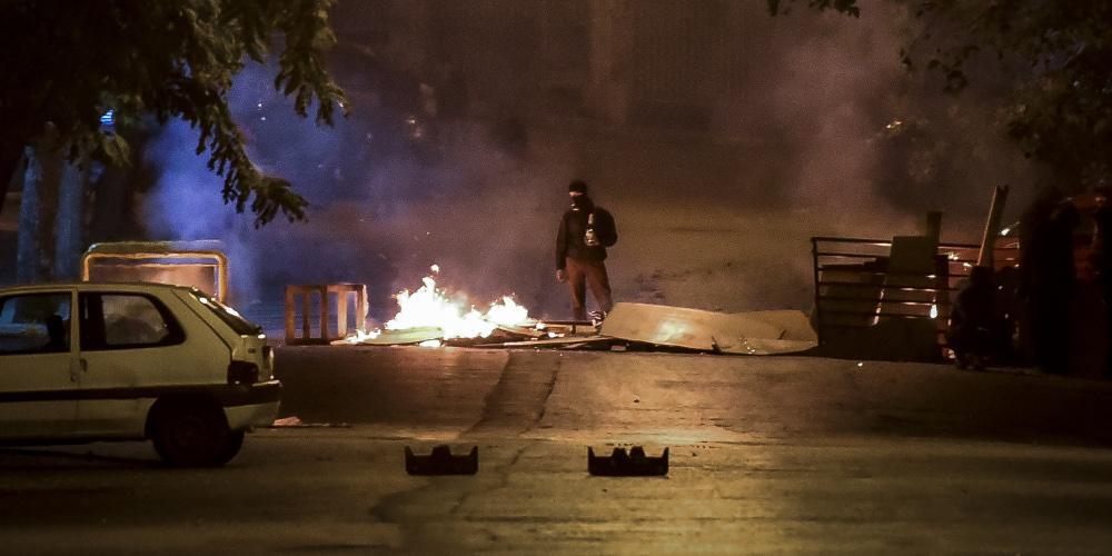 Επίθεση με μολότοφ στο κτήριο των ΜΑΤ στην Καισαριανή