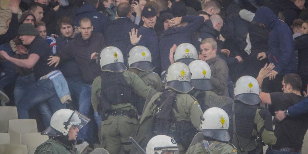 Σοβαρά επεισόδια στο ΟΑΚΑ στον αγώνα ΑΕΚ-Άγιαξ [εικόνες]