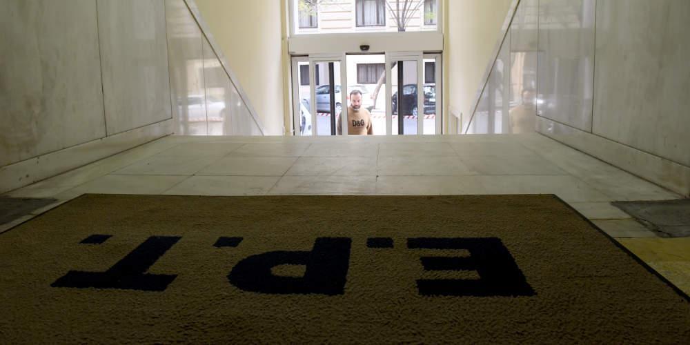 «Συγνώμη-λάθος» λέει η ΕΡΤ που «έθαψε» όλα τα θέματα της επικαιρότητας για να μεταδώσει ολόκληρη την ομιλία Τσίπρα