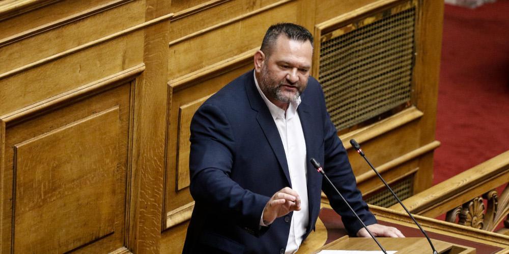 Ο κακός χαμός στην Βουλή με παραλήρημα Xρυσαυγίτη βουλευτή για το Πολυτεχνείο