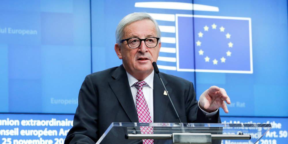 Αποκαλύψεις Γιούνκερ: Το non paper του Σόιμπλε για Grexit και η στάση Μέρκελ