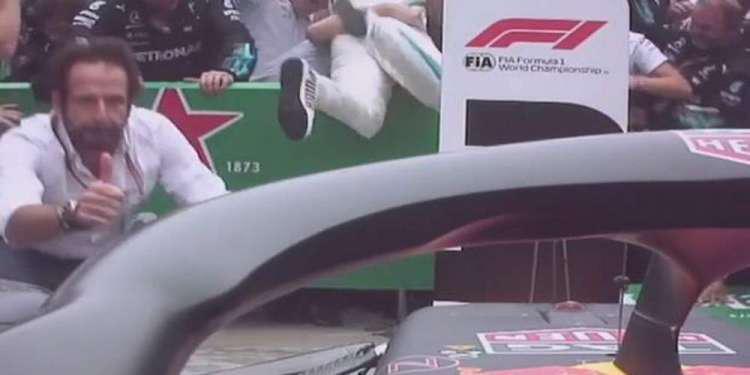 Άσχημη πτώση για τον Χάμιλτον και τους μηχανικούς του