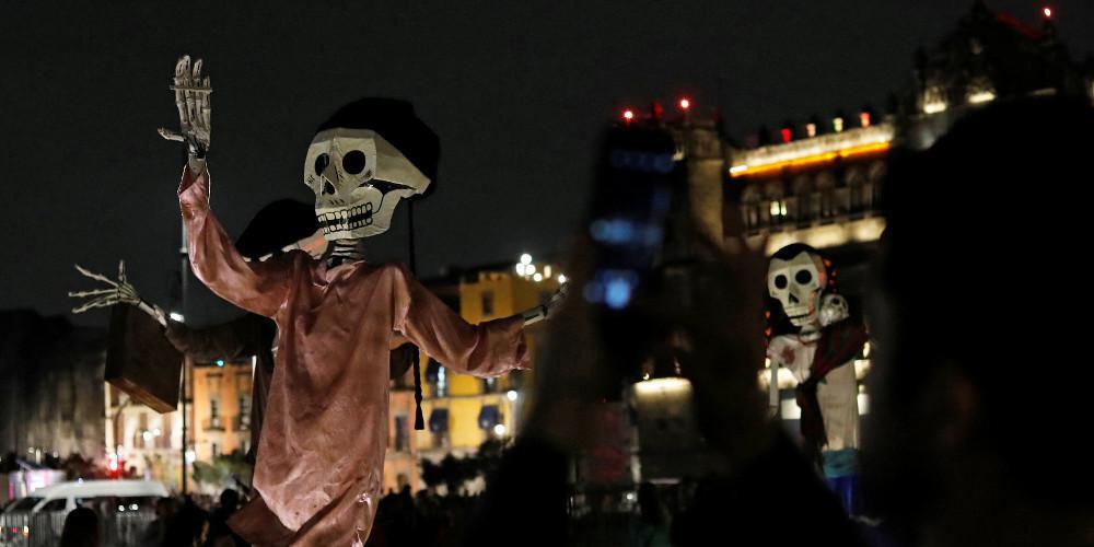 «Άνοιξαν τις πύλες του κάτω κόσμου» στο Μεξικό - Εικόνες με... «άρωμα θανάτου»