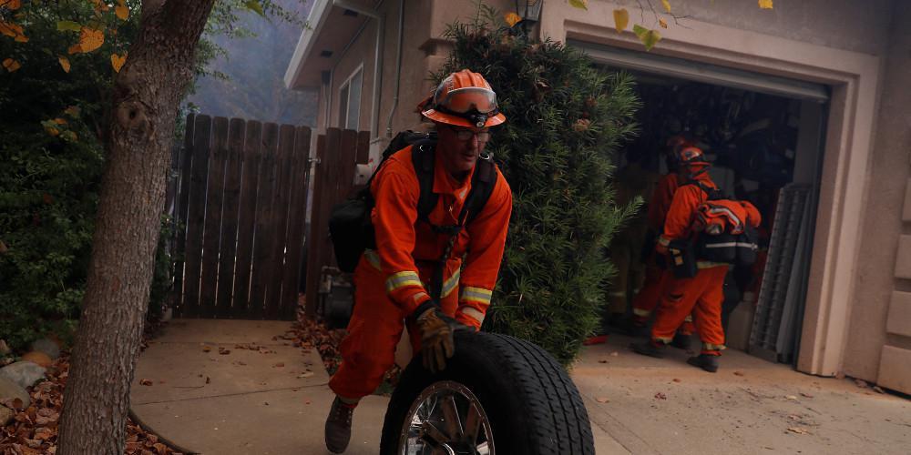 Δεκάδες σταρ εγκαταλείπουν το Μαλιμπού λόγω της μεγάλης πυρκαγιάς που απειλεί την περιοχή