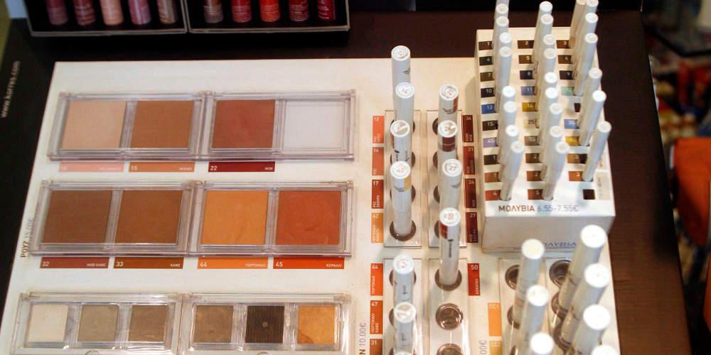 Προσοχή: Ανάκληση 31 καλλυντικών από τον ΕΟΦ - Αφρόλουτρα και παλέτες σκιών στη λίστα