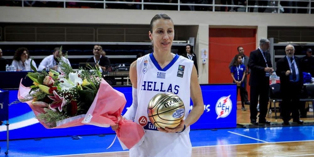 Το  συγκινητικό "αντίο" στη Στέλλα Καλτσίδου από τις συμπαίκτριές της [βίντεο]