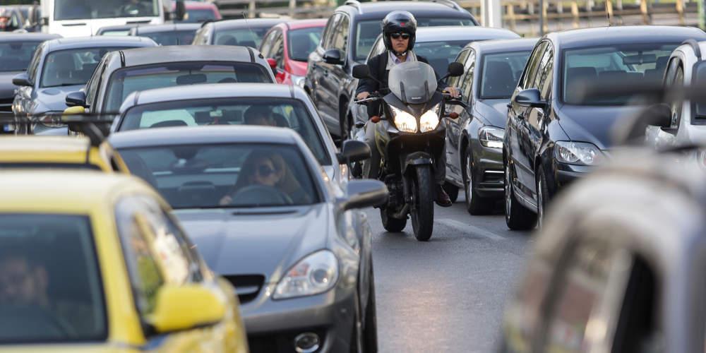 Χάος στην Συγγρού από την κίνηση: Απέραντο «πάρκινγκ» λόγω έργων