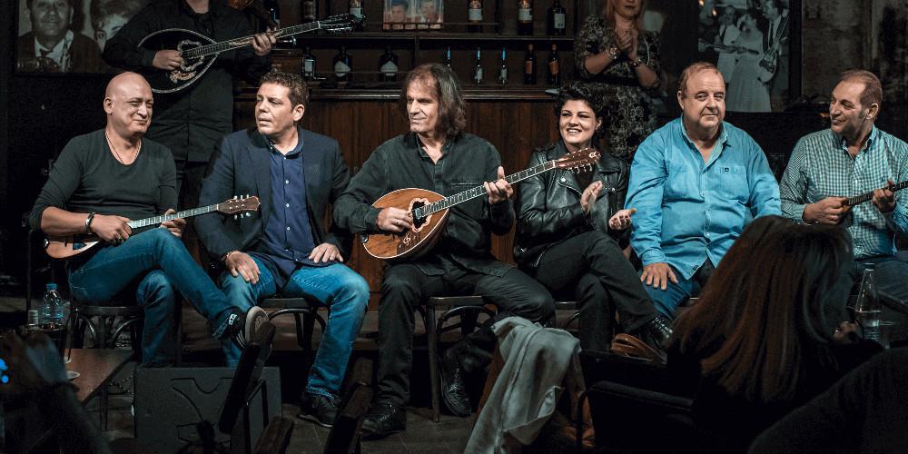 Ταξίδι στην ελληνική μουσική με «Το μπαράκι του Μάριου» στο PΕΤROGAZI