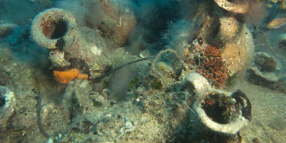 Aρχαιοελληνικά ναυάγια λεηλατούνται από αρχαιοκάπηλους ανοιχτά των αλβανικών ακτών