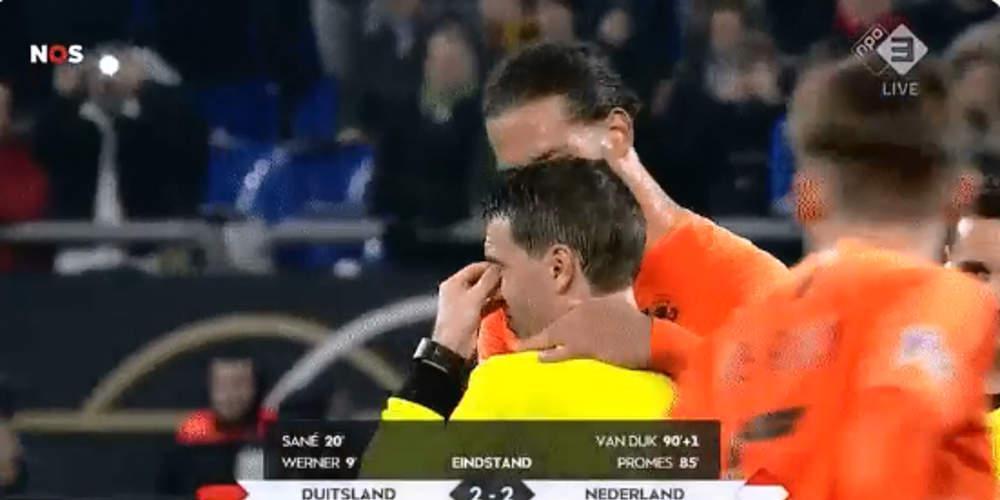 Nations League: Ξέσπασε σε λυγμούς ο διαιτητής του Ολλανδία-Γερμανία [βίντεο]