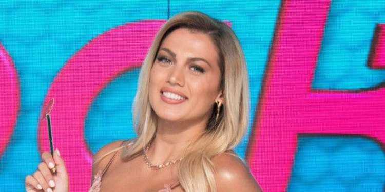 Ο έρωτα δεν κρύβεται! «Μεθυσμένα» φιλιά για Σπυροπούλου - Σταθοκωστόπουλο [εικόνες]