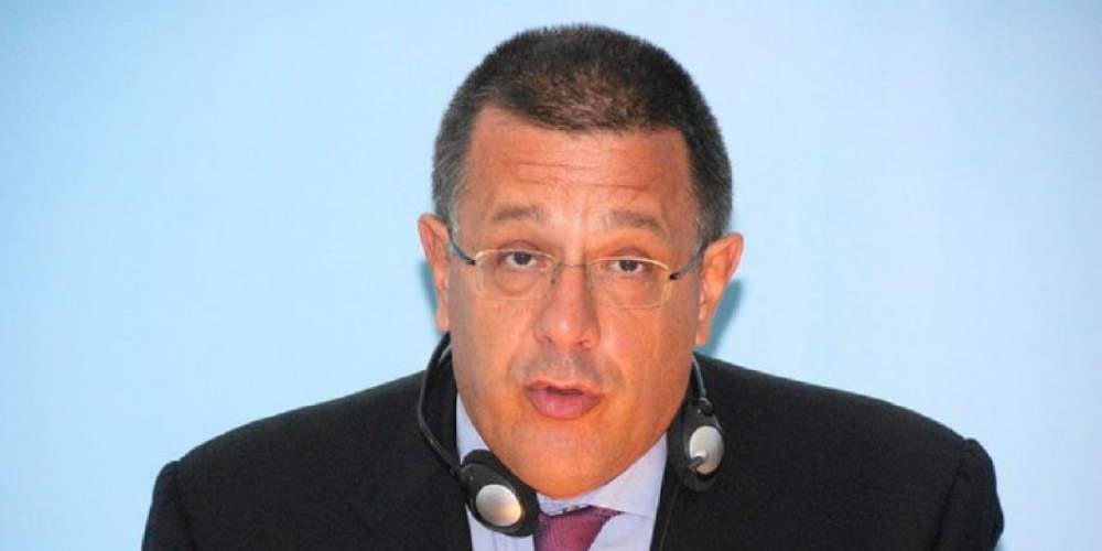 Έξαλλος ο Ταχιάος: Αν ξανακαπνίσει κάποιος έξω από το δημοτικό συμβούλιο θα πάρω το 1142