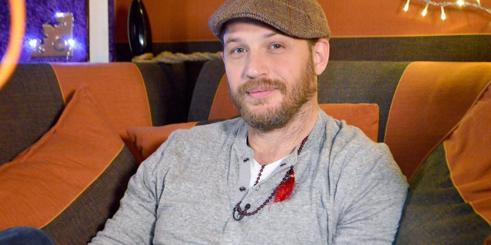 Ο Τομ Χάρντι τιμήθηκε για την προσφορά του από τον Πρίγκιπα Κάρολο