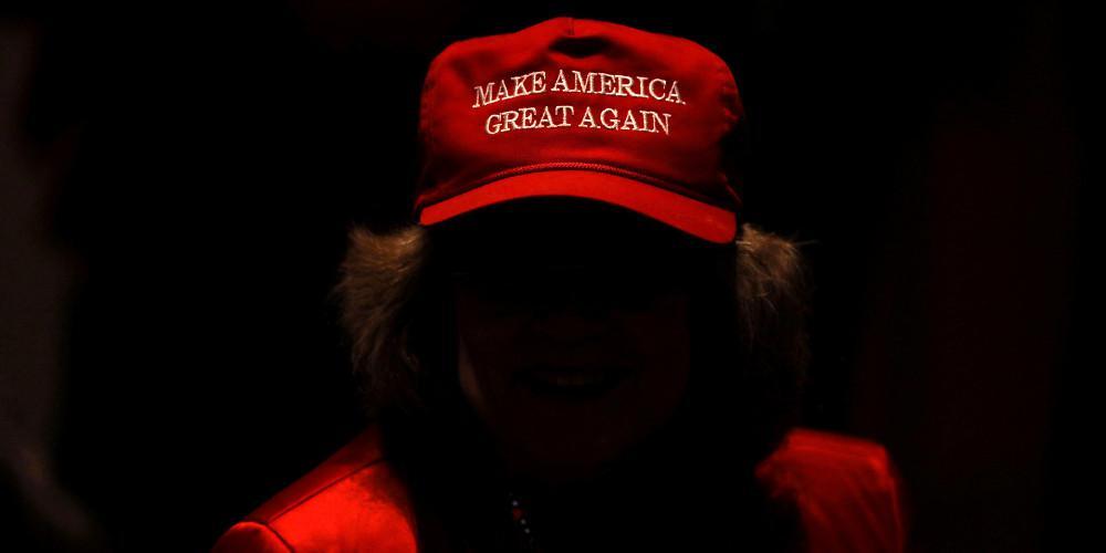 Διχασμένοι οι Αμερικανοί για την παραπομπή Τραμπ – Τι δείχνει δημοσκόπηση