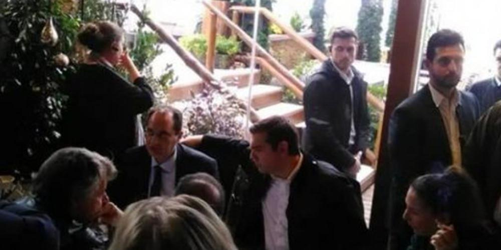 Ο Τσίπρας σόκαρε πυρόπληκτη στο Μάτι: Και να έπαιρνες τα 2.000 ευρώ τι θα τα έκανες; [βίντεο]